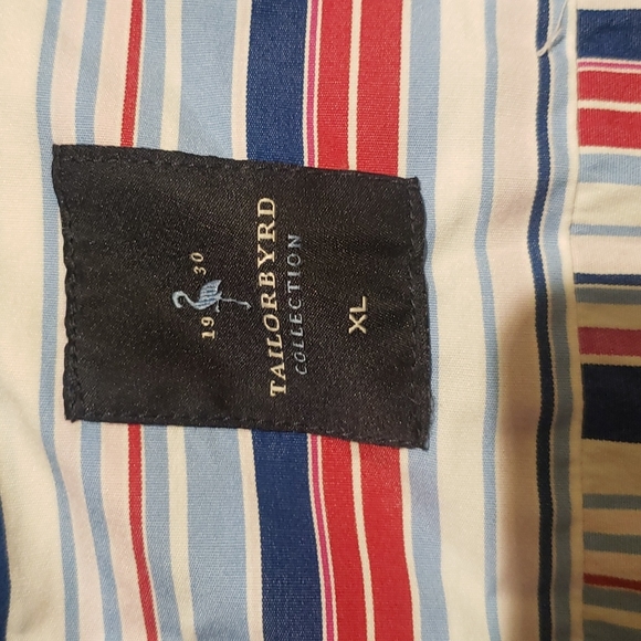 Button down - Picture 3 of 4